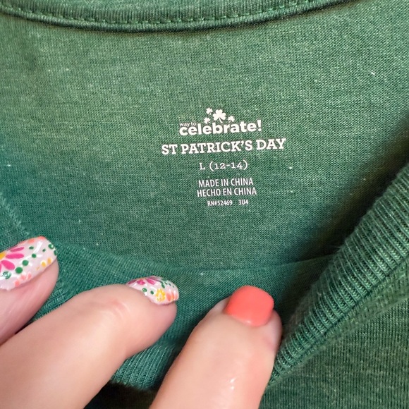 Green 'Cheers!' Graphic T-Shirt Women’s Sz L St. Patrick’s Day Shirt BRAND NEW - Picture 3 of 14